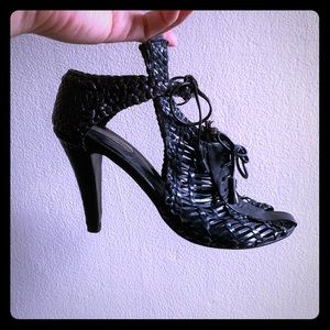 Ann Valerie Hash Navy /black Braided lace-up pumps